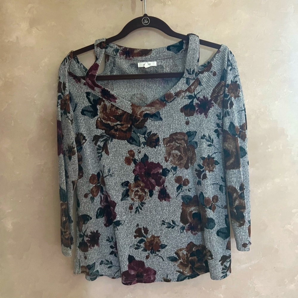 Beautiful floral cold shoulder top